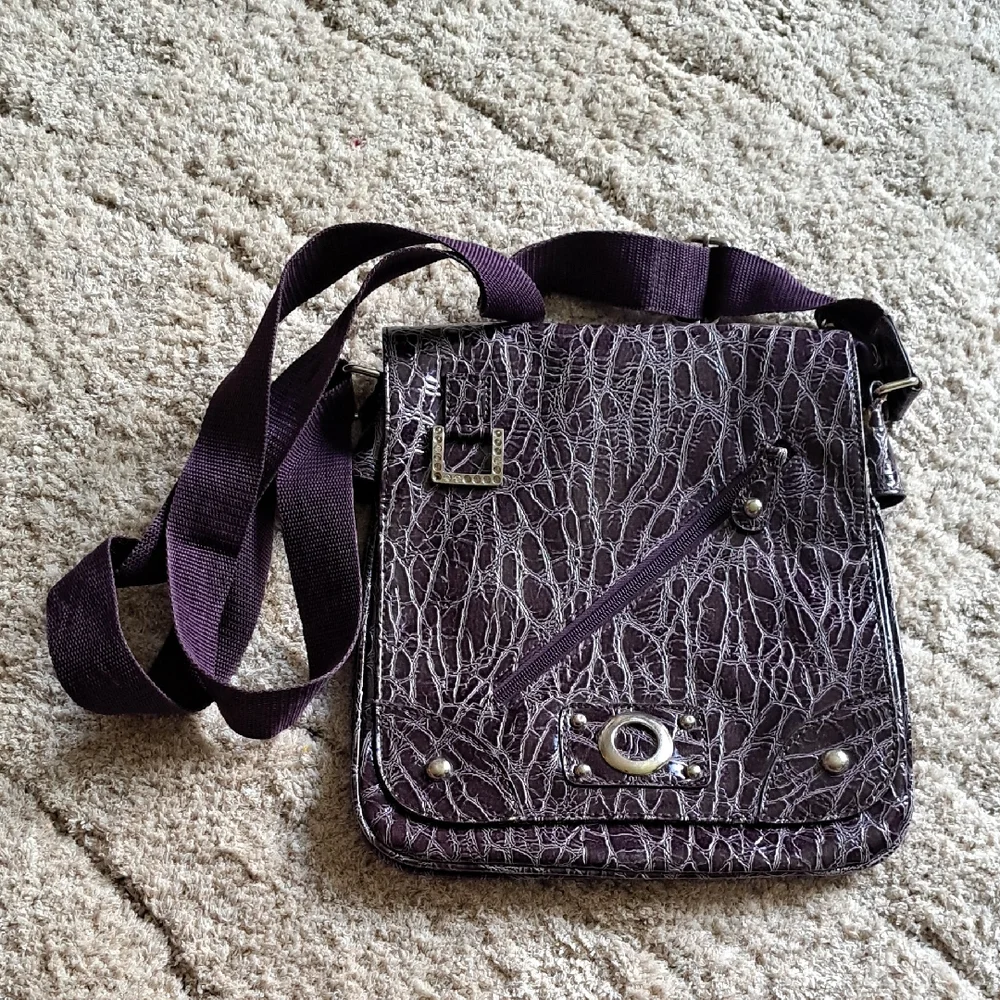 Elegant Purple Crossbody Bag - Picture 1 of 5